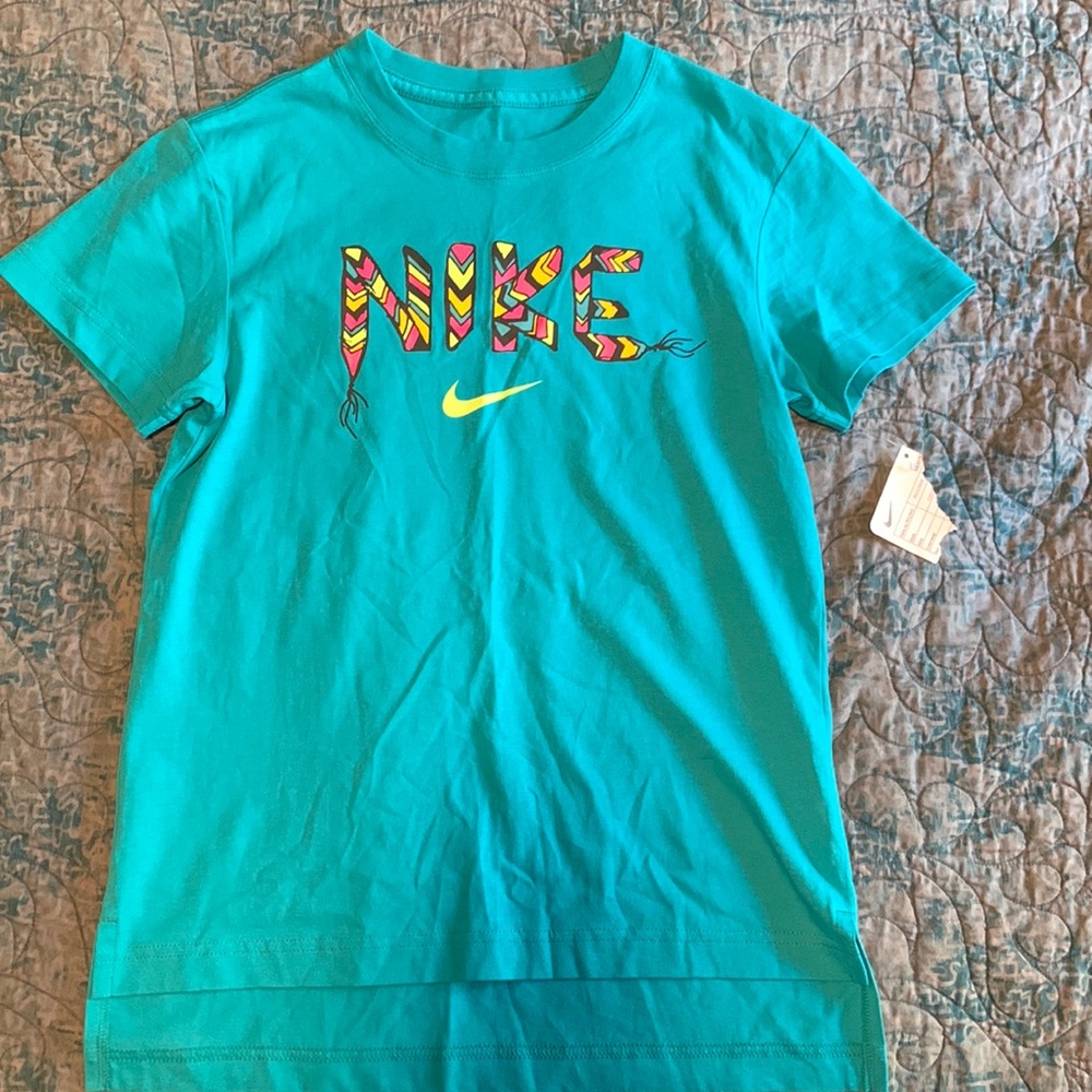 Nike Rare Sample Tee girls size medium